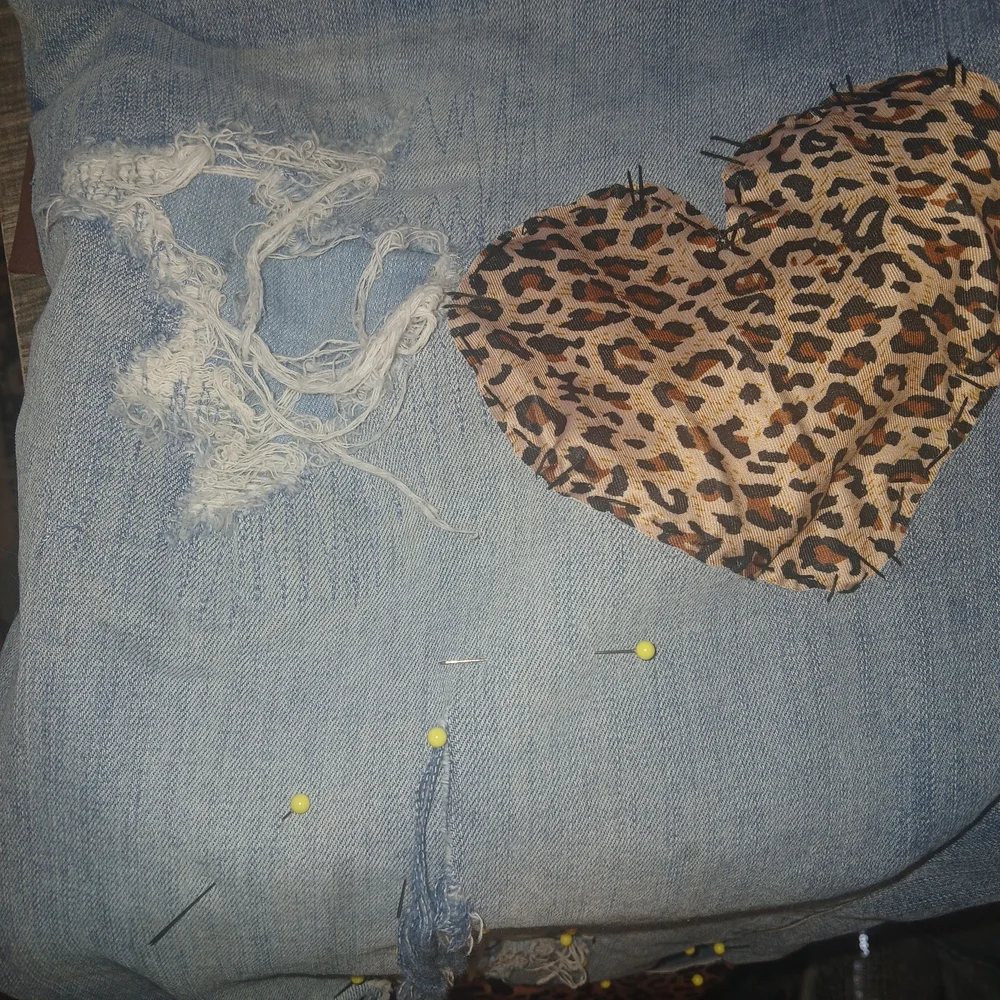 Torrid 20R Women's Flare Jeans with Heart and Leopard Patches - Picture 9 of 9